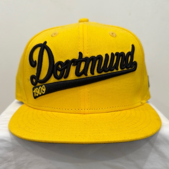 New Era Borussia Dortmund Snapback - Small/Medium - Picture 1 of 3